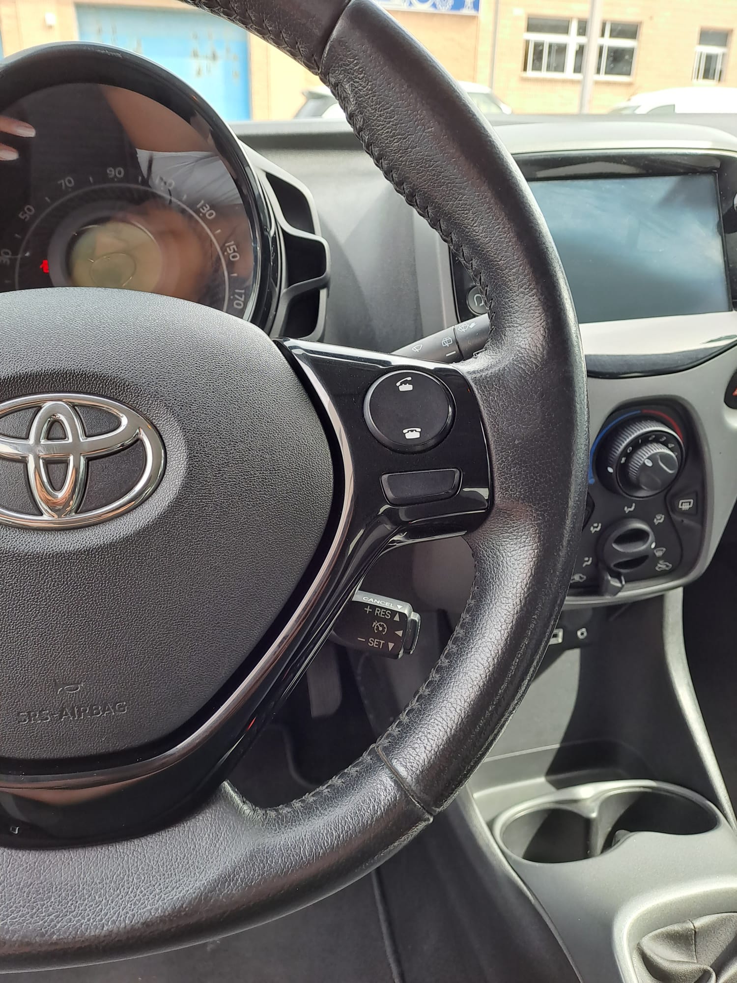 toyota-aygo-10-70-x-play-16102019
